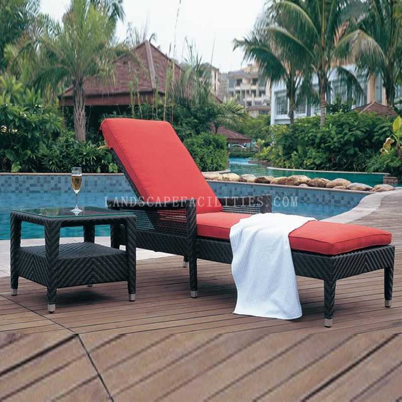 Can rattan beach chairs be used with a Bluetooth-enabled cushion?(pic1)