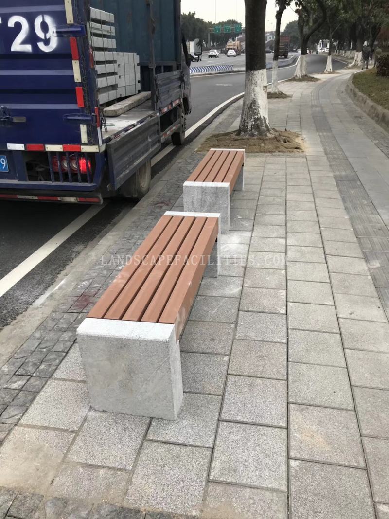 How do Park Benches handle placement in urban plazas?(pic1)