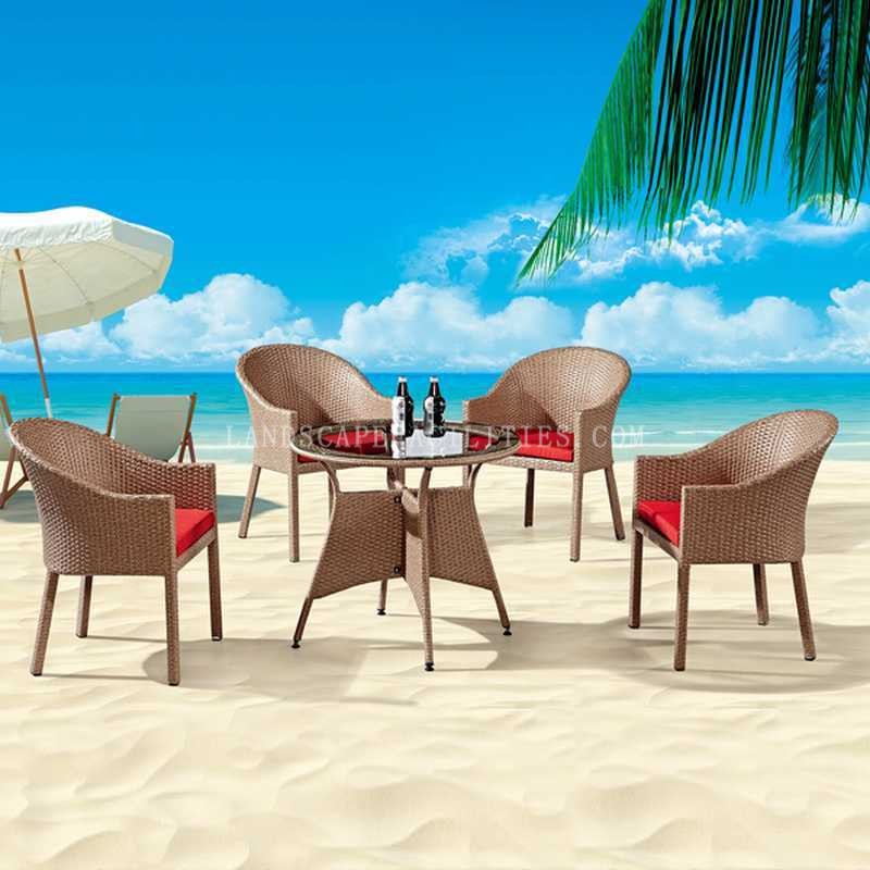 Are curved outdoor furniture