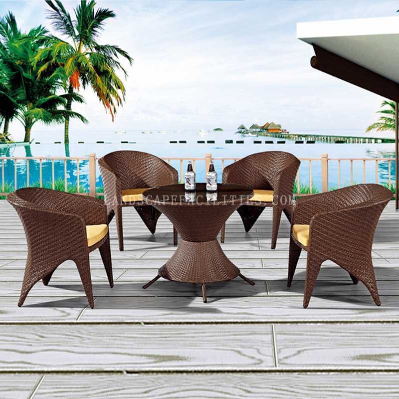 How have historical influences shaped modern outdoor furniture designs?(pic1)