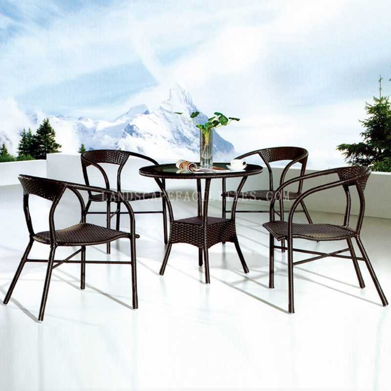 How to reduce the cleaning cost of outdoor chairs?(pic1)