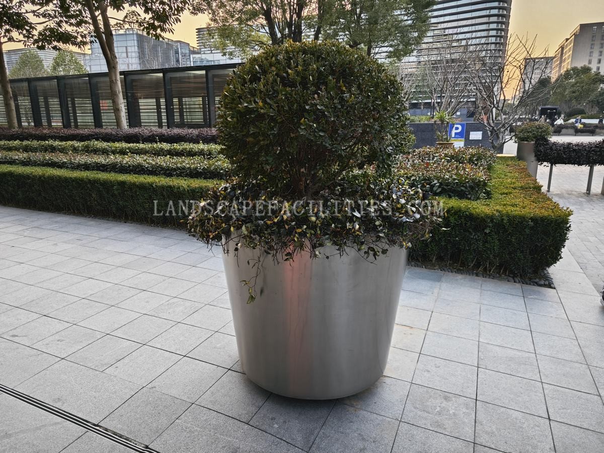 SmartTrashBinDesigninLandscapeFacilities(pic1)