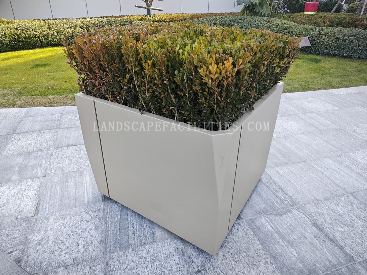 What is the cost of customizing a Stainless Steel Planting Box?(pic1)