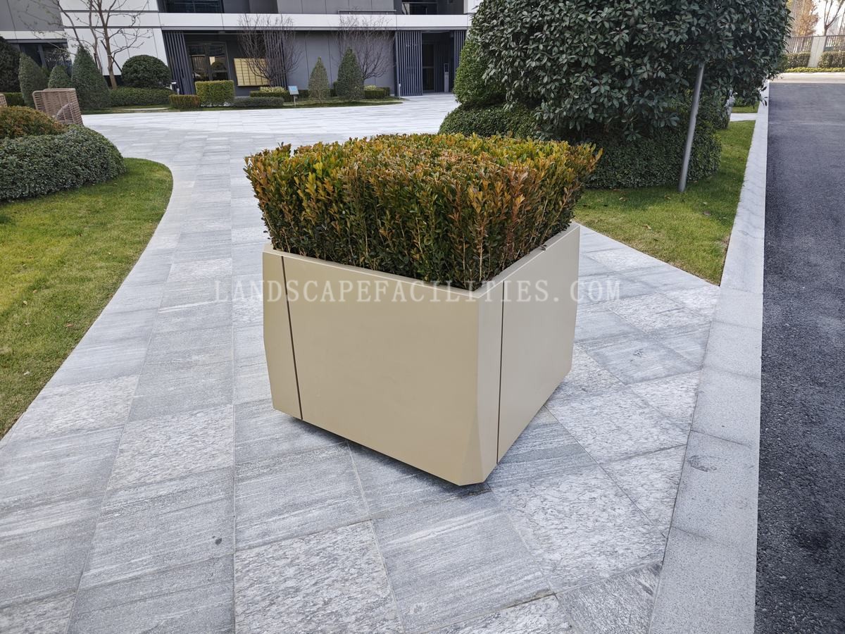 What is the customization cost of metal flower boxes?(pic1)