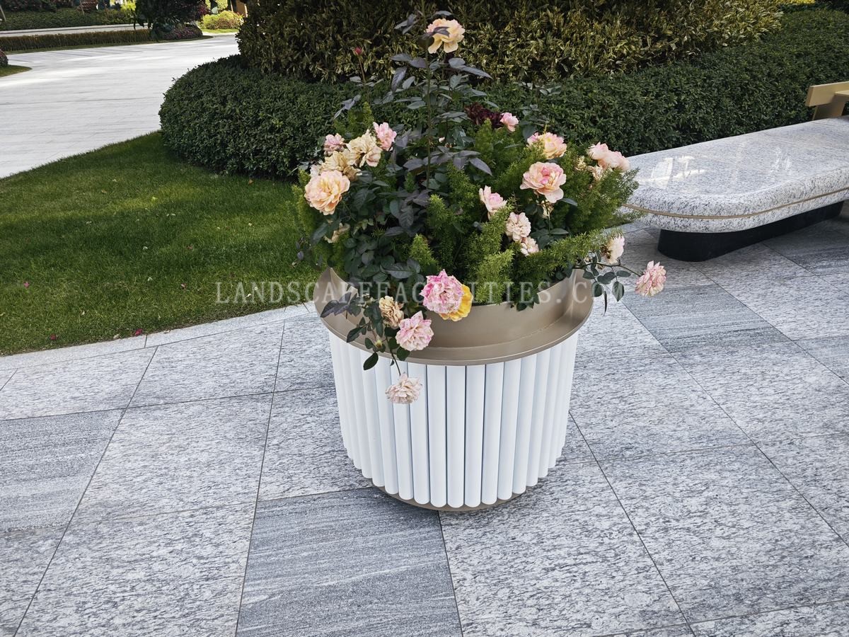 Circular Planters: A Trend in Temporary Urban Design(pic1)