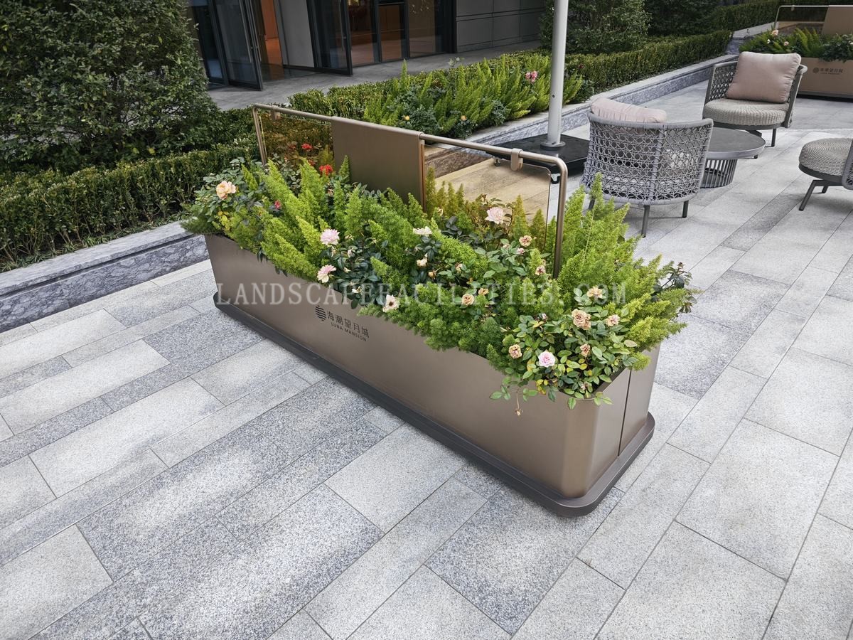 How can suspended plastic flower boxes be installed?(pic1)