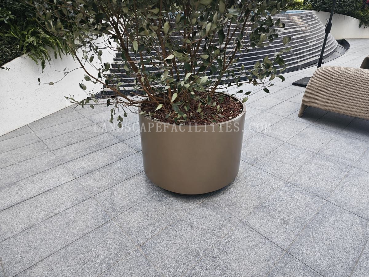 How do I choose materials for flower boxes in cold climates?(pic1)