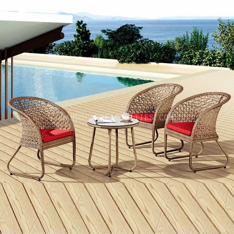 Are Outdoor Round tables eas