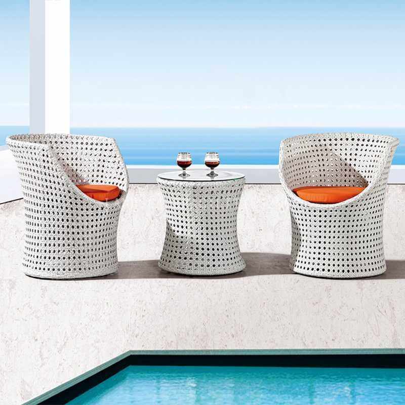 How did rattan outdoor furniture gain popularity in modern times?(pic1)