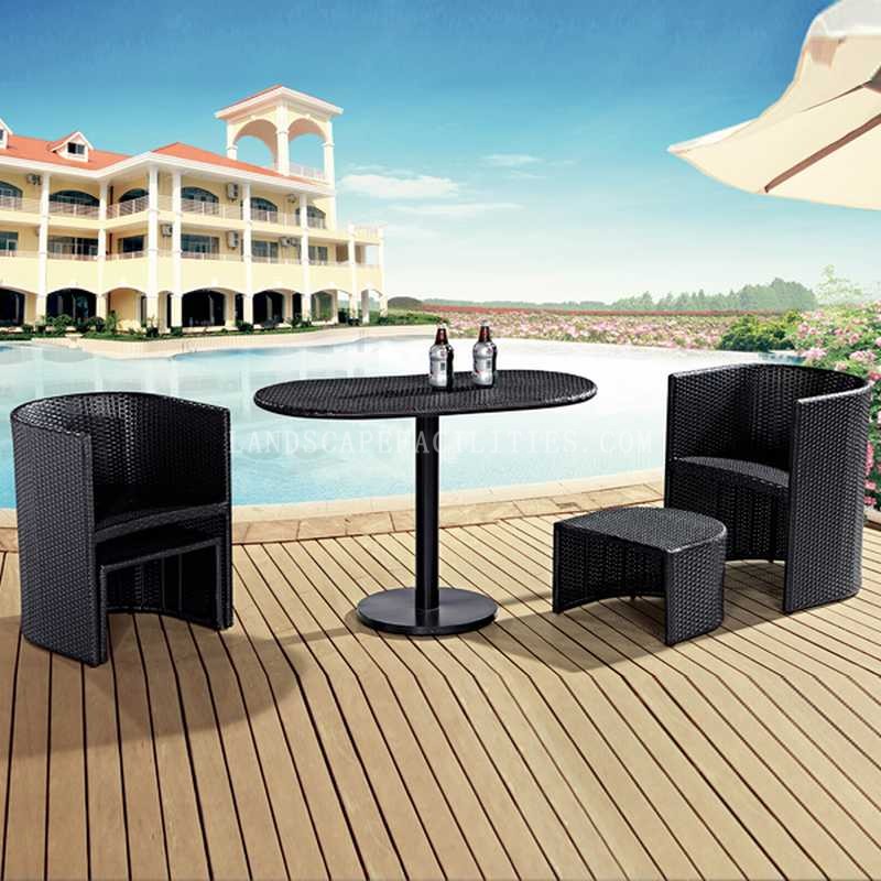 What maintenance is required for an Outdoor Square table?(pic1)