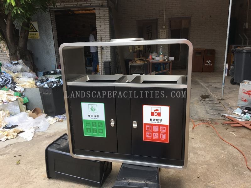 How do Landscape Square garbage bins use augmented reality for maintenance?(pic1)